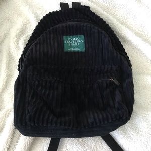 Living Traveling Share Backpack
